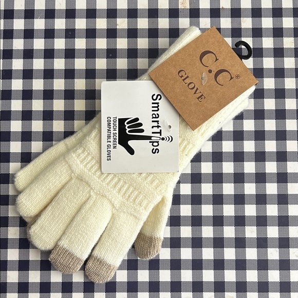 C.C ivory Touchscreen Gloves - Picture 1 of 3